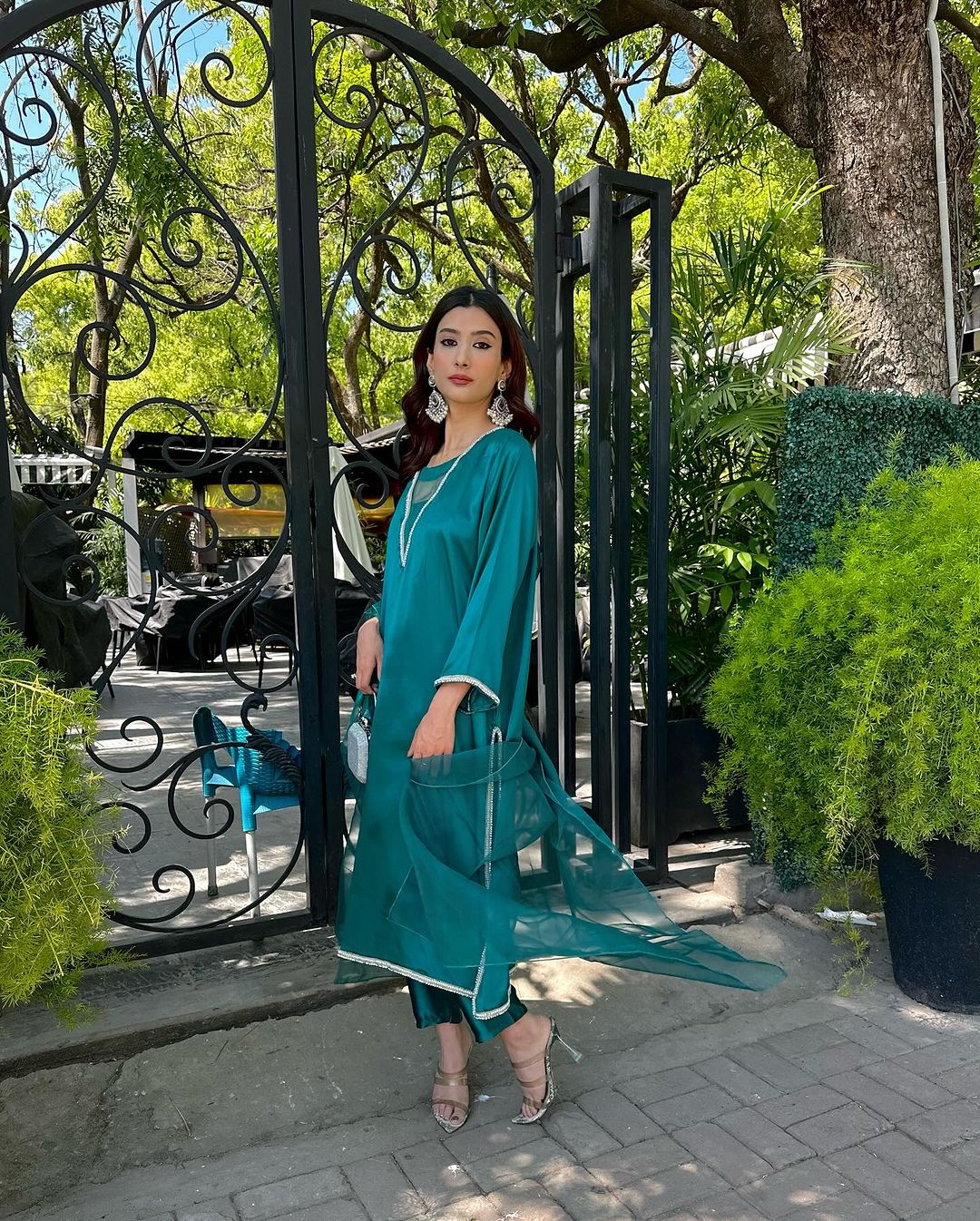 Heavy Lace Dress By Maheen Closet 2pcs